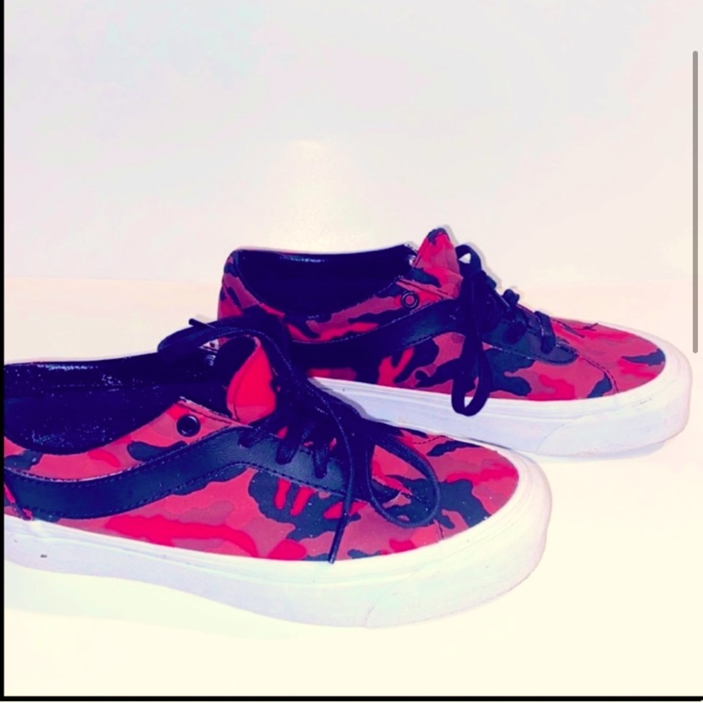 Vans - Picture 2 of 7